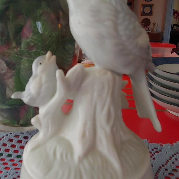 Mama Bird and Baby Revolving Music Box - Picture 4 of 4